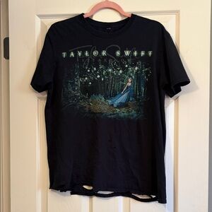 Taylor Swift Black and Green Short Sleeve Tee
